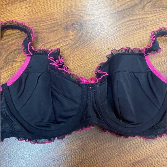 🌷 La SENZA 🌷 Black Bra with Pink Ruffle Frill Accents & Ribbon Bow - Picture 10 of 11
